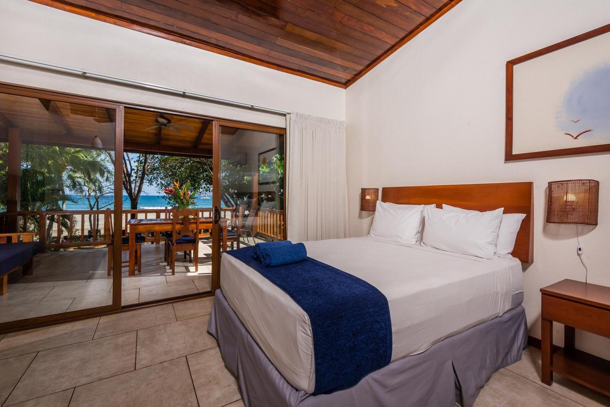 The Coast Beachfront Hotel تاماريندو المظهر الخارجي الصورة