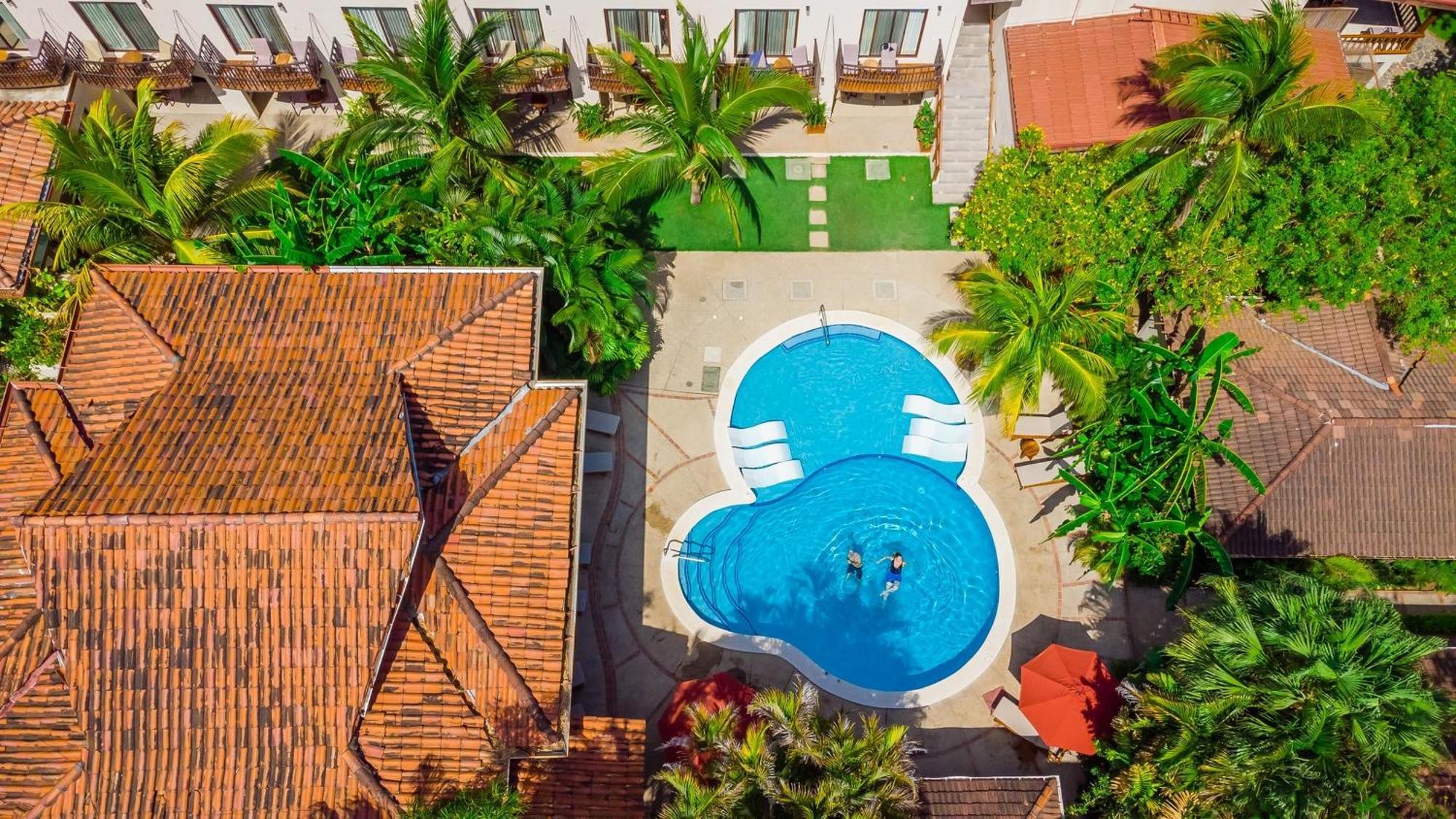 The Coast Beachfront Hotel تاماريندو المظهر الخارجي الصورة